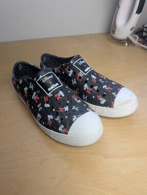 NATIVE X DISNEY PARKS Flat Waterproof Slip On Shoes Minnie Mouse Size 10 Women